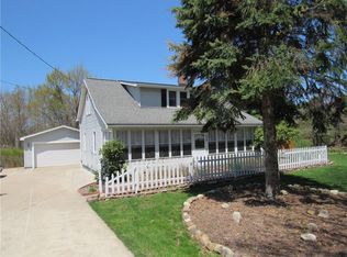 7116 W Lake Rd, Fairview, PA 16415