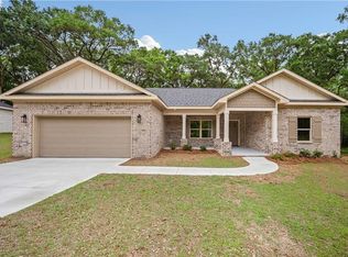 7032 Country Oaks Dr N, Irvington, AL 36544