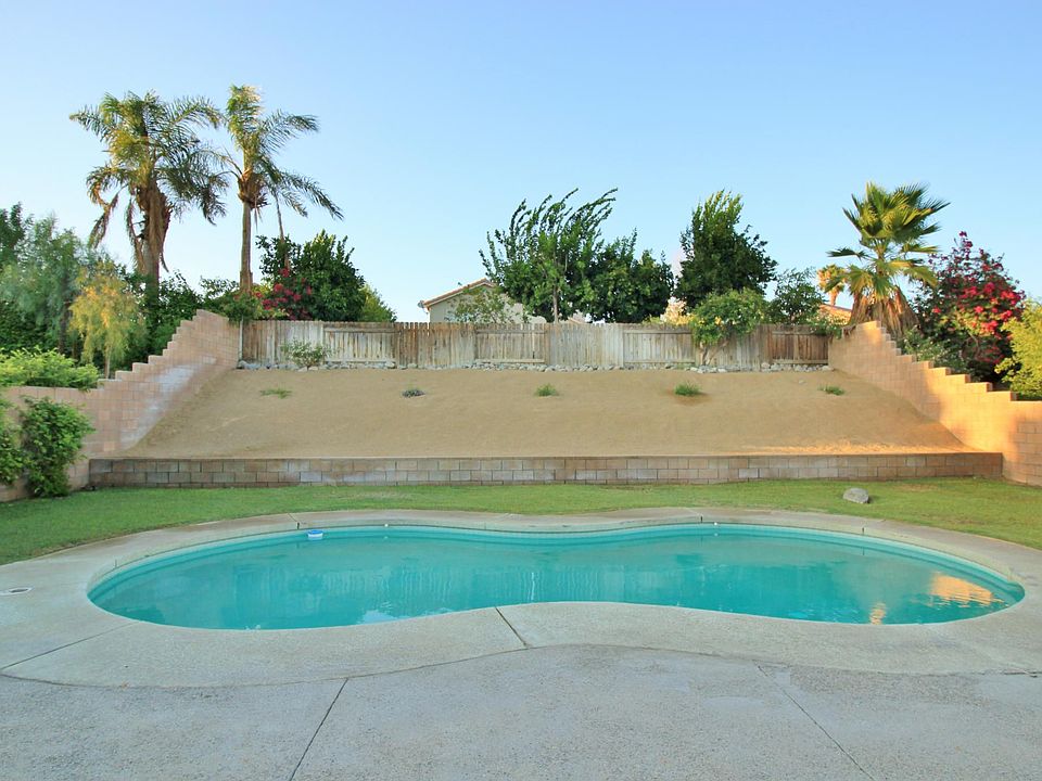1st image of 78940 La Palma Dr