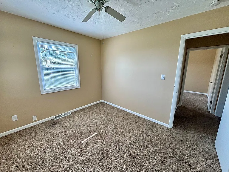 11015 Lakeview Dr — Photo 12
