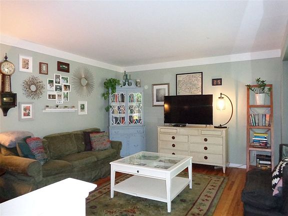 4th image of 1054 Hasper Dr