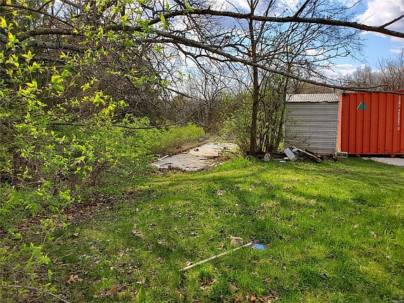 3rd image of 5028 Plattin Rd