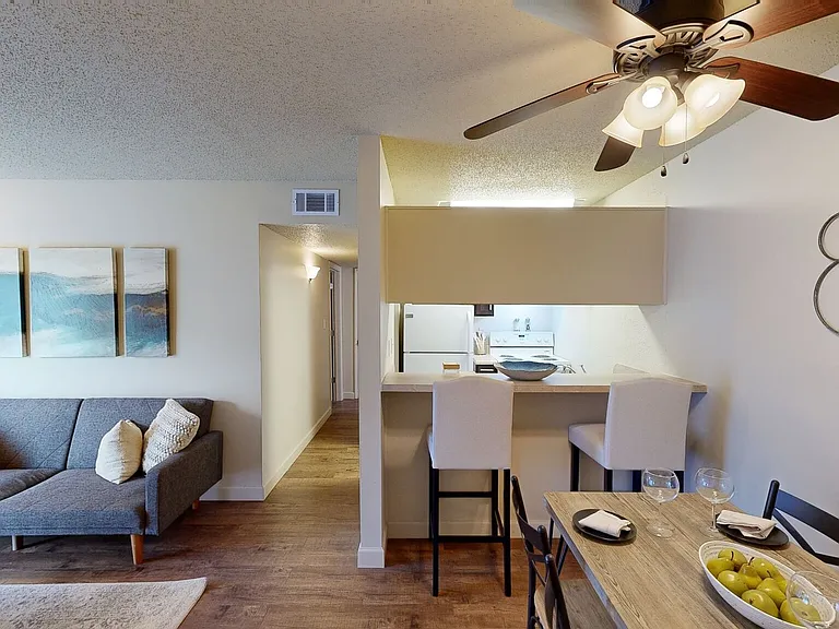 Stadium Apartments — Photo 20