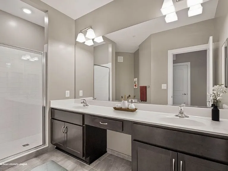 Avanti Luxury Apartments — Photo 33