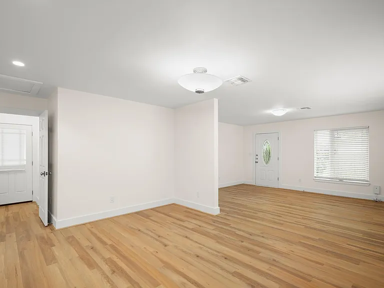 3808 Tonkawa Trl — Photo 7