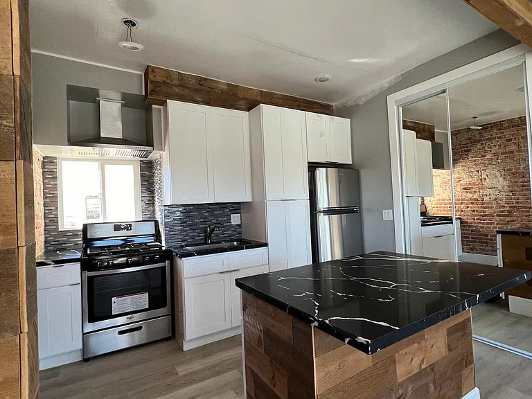 2171 Logan Ave #14 — Photo 10