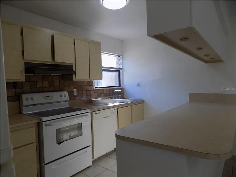 2811 SW Archer Rd #X201 — Photo 13