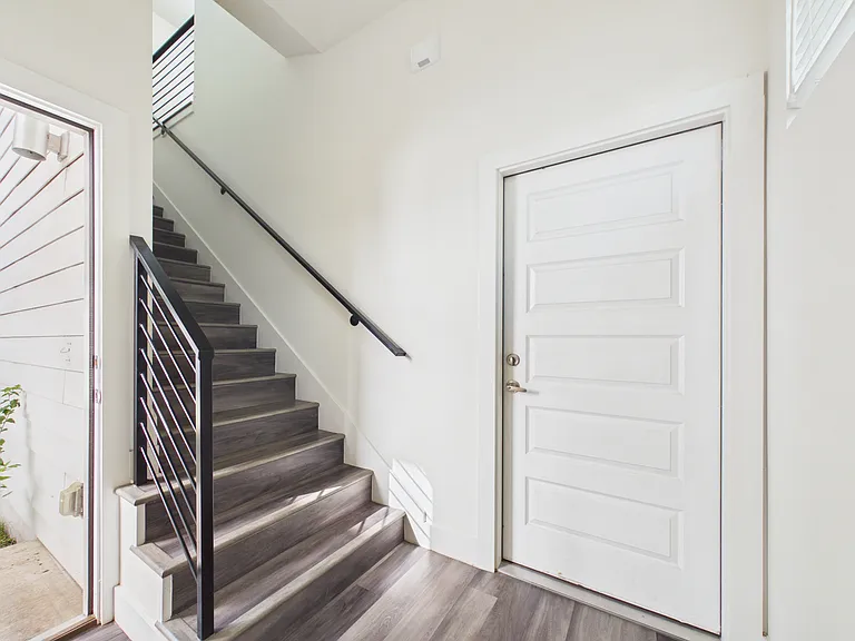 6508 Santos St #B — Photo 2