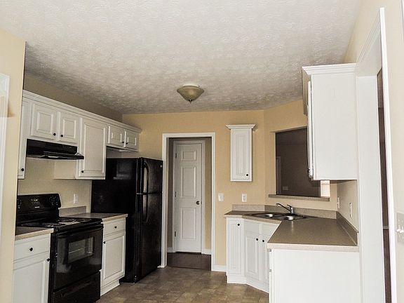 4th image of 725 Chatham Park Dr
