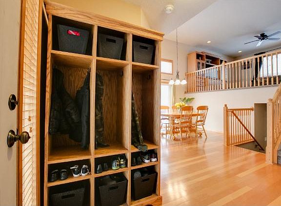 3rd image of 9153 Parkside Dr