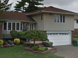452 Charles Ln, Wantagh, NY 11793
