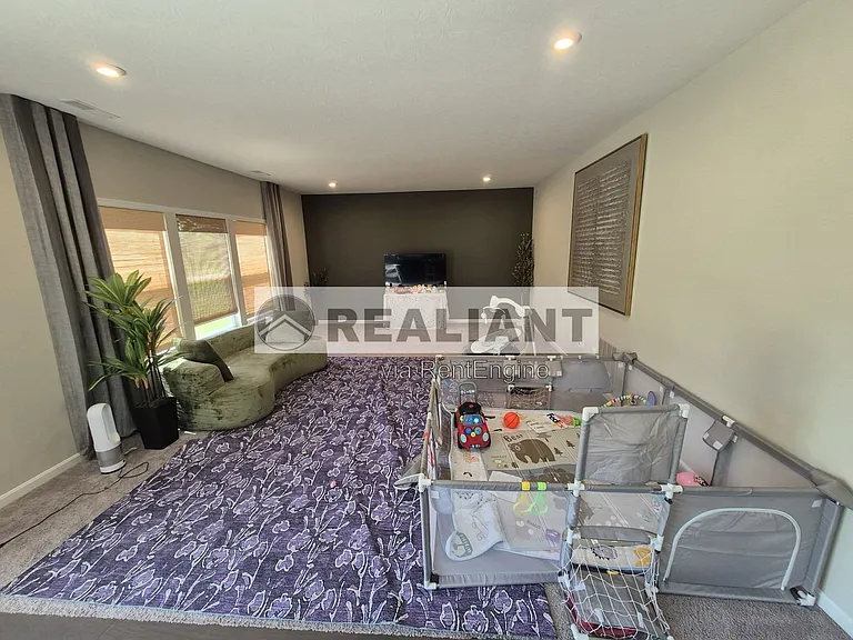 10513 Greenbrook Dr — Photo 2