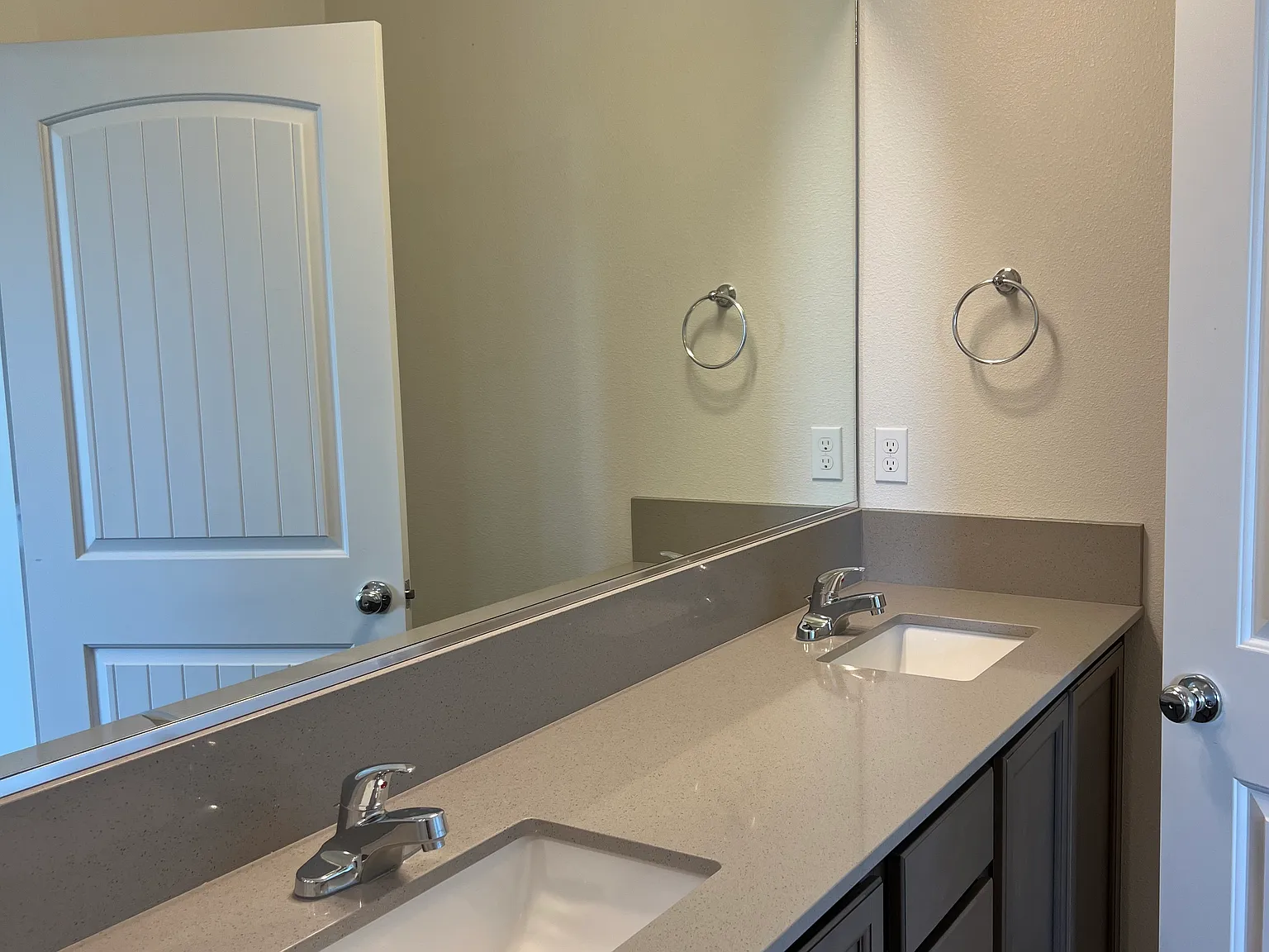 3 bed, 1322 sqft, $2,150 — Photo 4