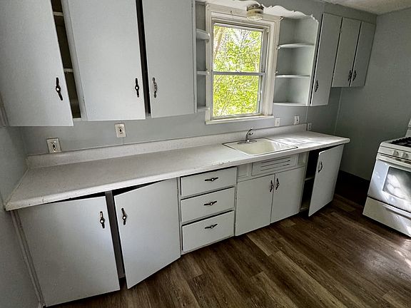 4th image of 167-169 Weaver St