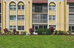 1085 Forest Lakes Dr #102