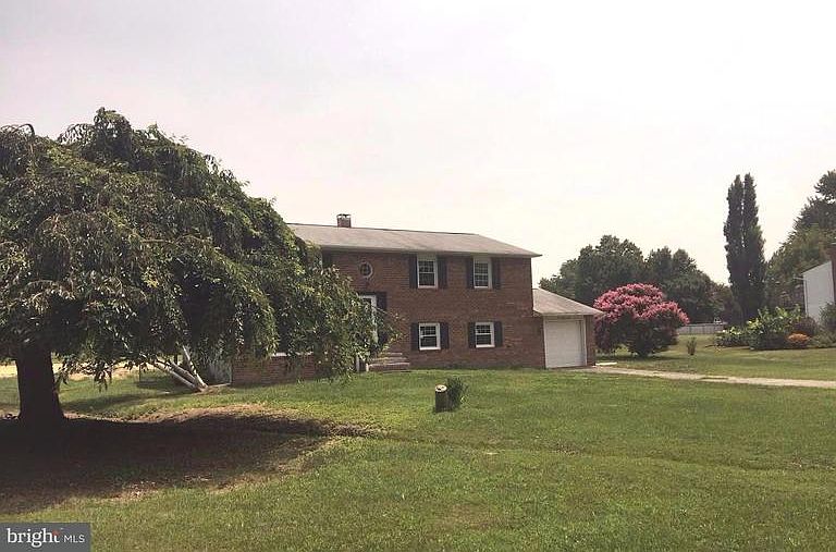 1st image of 127 N Lake Dr