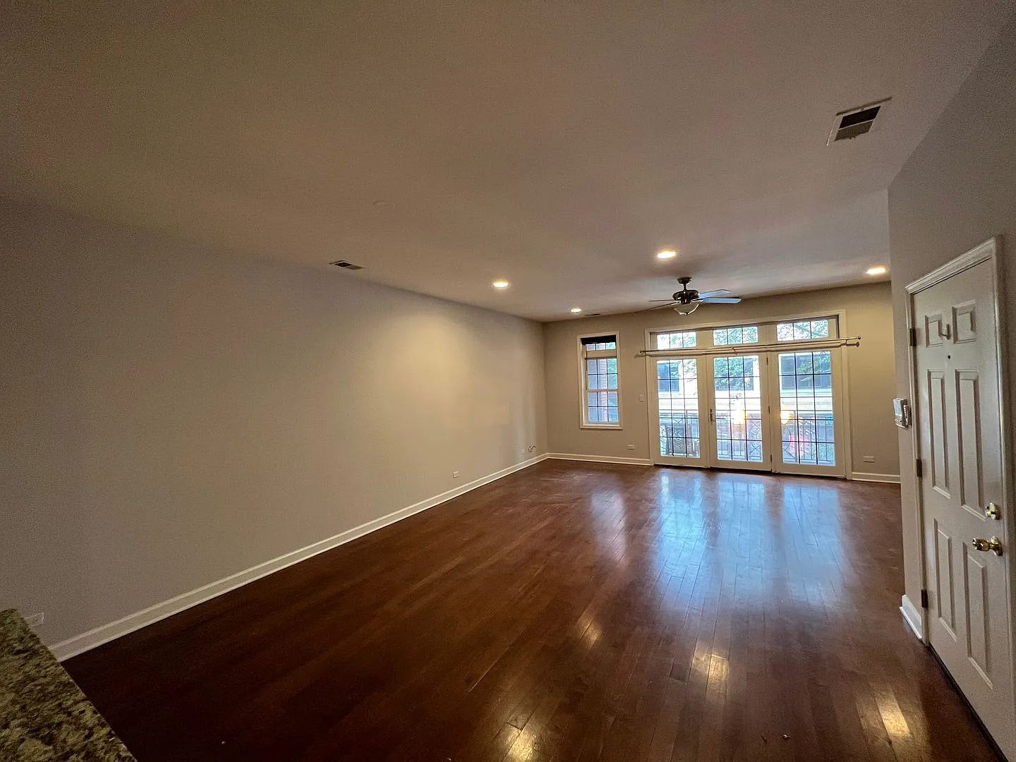 1537 North Milwaukee Avenue — Photo 3