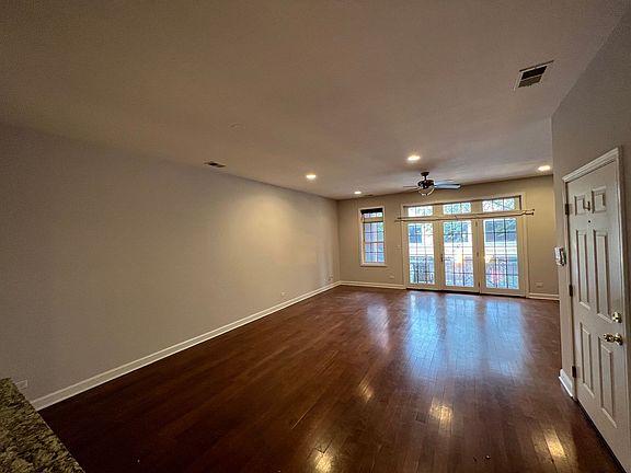 3rd image of 1537 N Milwaukee Ave #2