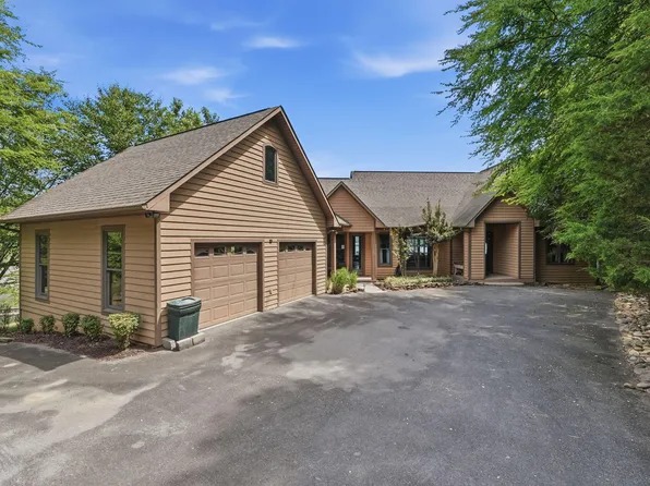 2009 Tahlequah Ln, Mooresburg, TN 37811