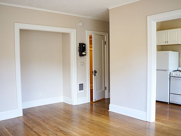 5th image of 130 NW 19th Ave #110