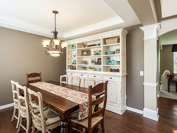 3rd image of 7617 Kemberton Dr E