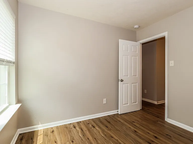 8138 Sanders Glen Ln — Photo 12