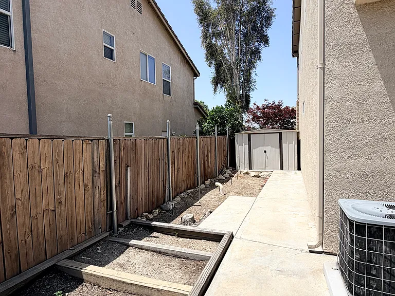 1884 Pinnacle Way — Photo 40