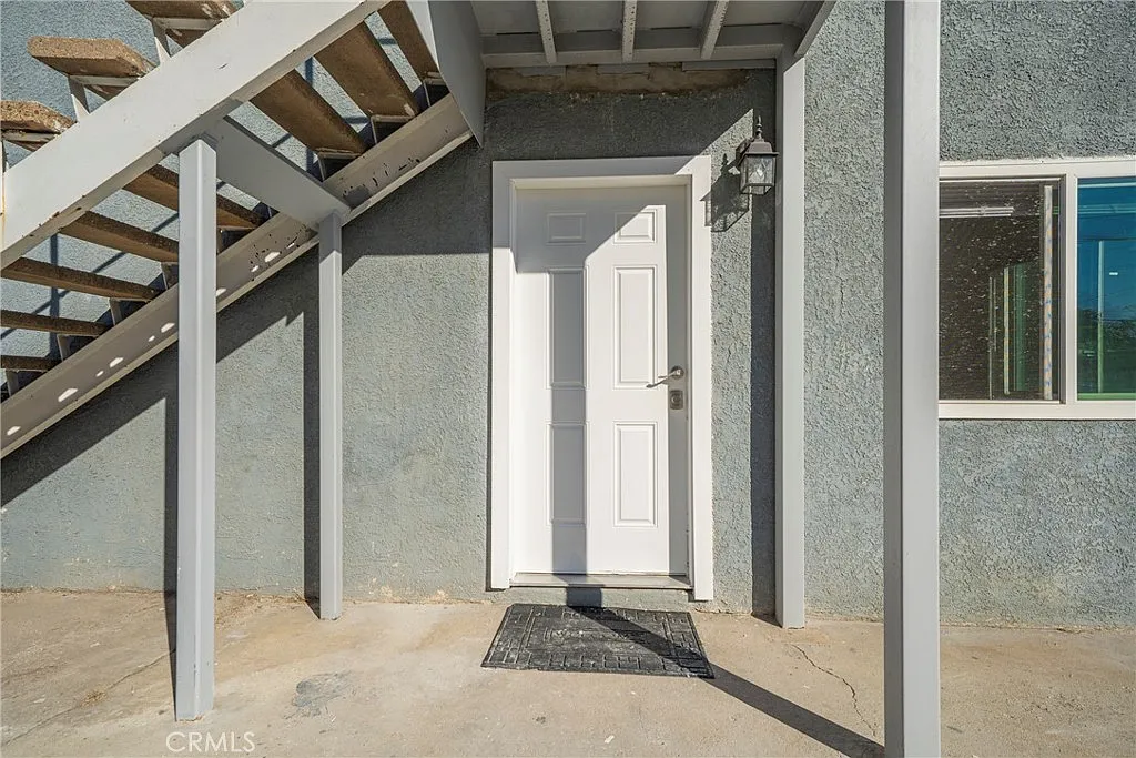 2 bed, 850 sqft, $2,200 — Photo 1