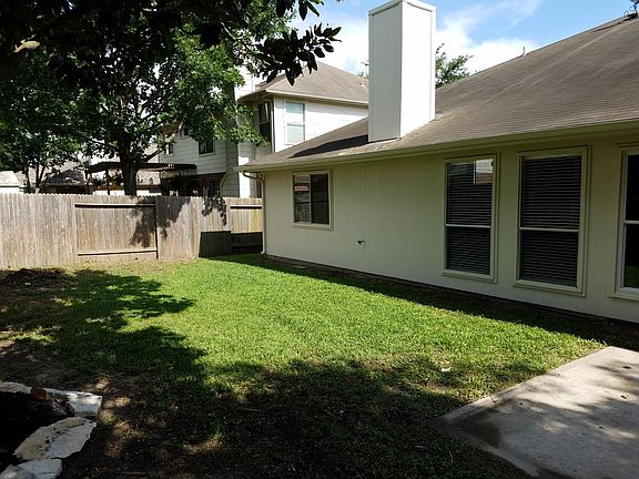 3rd image of 18410 Cobblestone Dr