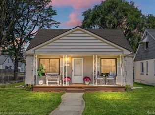 8205 State Park, Center Line, MI 48015