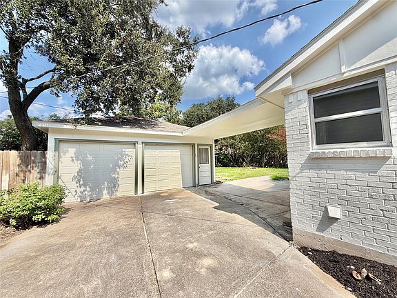 5th image of 9010 Roos Rd