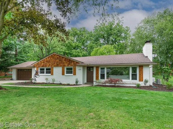 1430 Stockport Dr, Rochester Hills, MI 48309