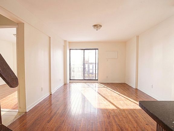 4th image of 7 E 32nd St #9-G