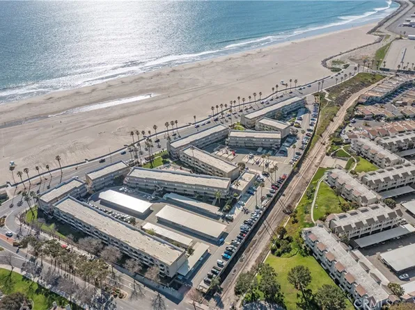 381 E Surfside Dr, Port Hueneme, CA 93041