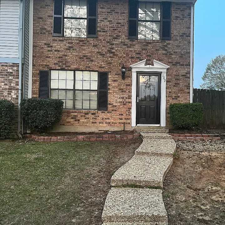102 Wellington Pl