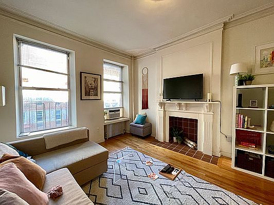 2nd image of 306 E 83rd St APT 4A