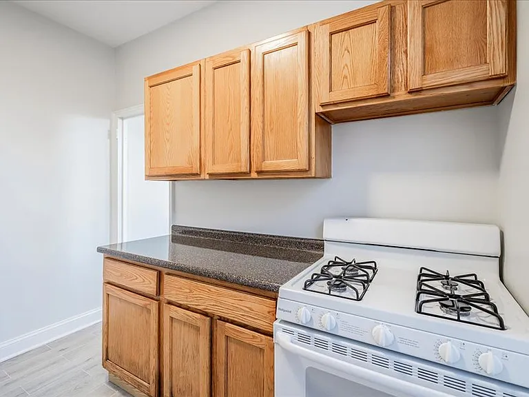 150 Terrace Avenue Apartments — Photo 9