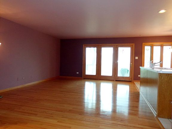 4th image of 1368 President St