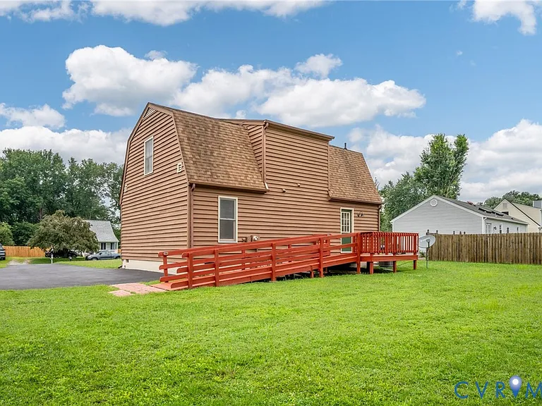 7432 Shire Pkwy — Photo 20