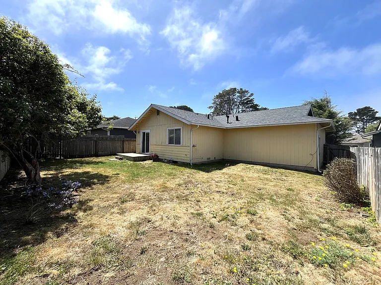 2025 Thiel Ave — Photo 19