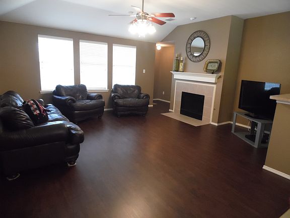 3rd image of 5901 Calloway Dr