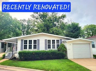 247 Parkwood Rd #48, Elgin, IL 60123