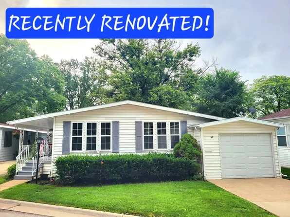 247 Parkwood Rd #48, Elgin, IL 60123