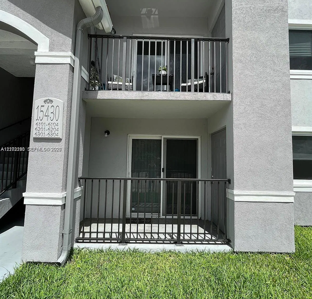 3 bed, 1126 sqft, $2,200 — Photo 2