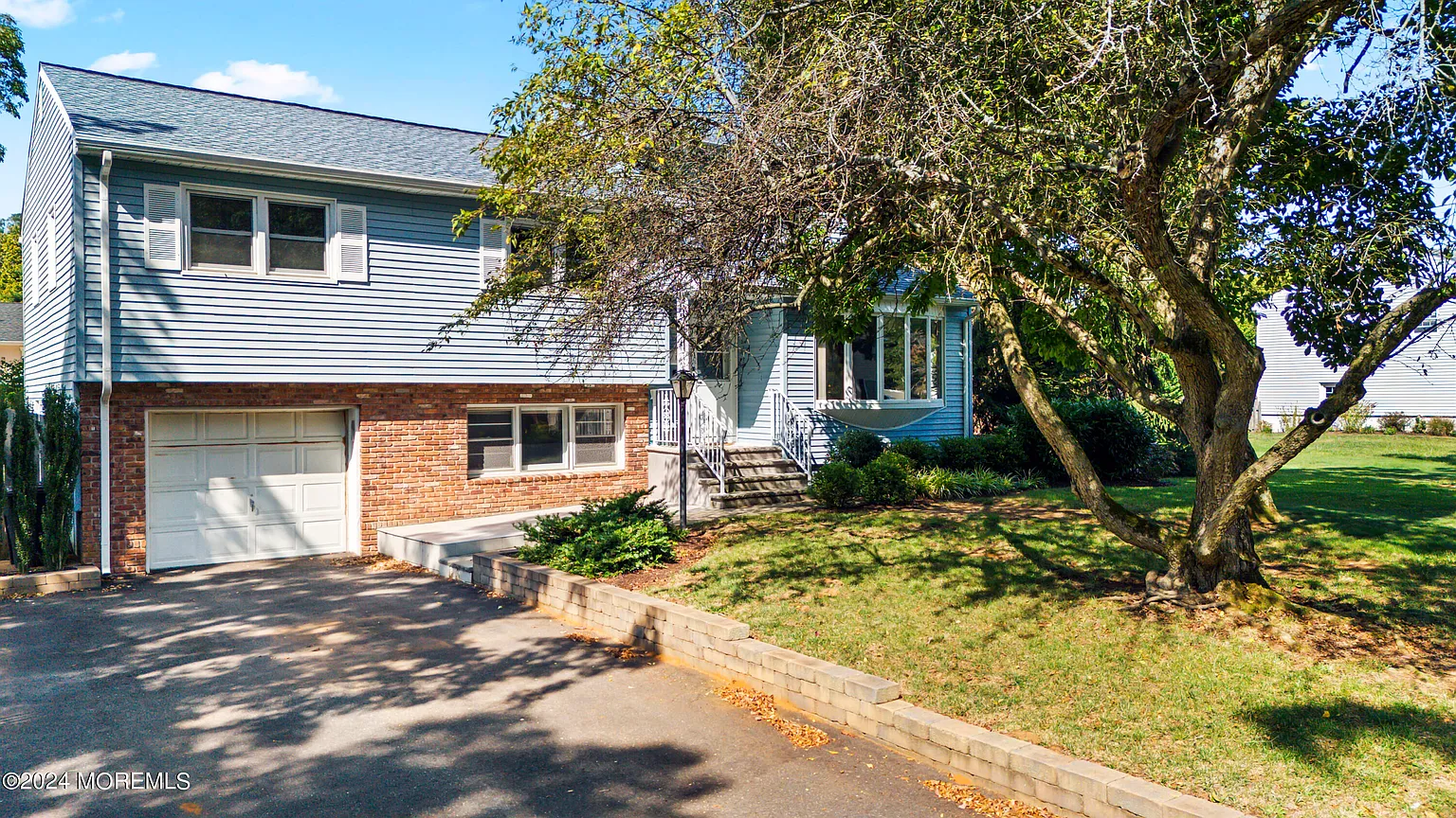 16 Coronet Avenue photo 1