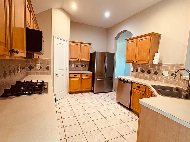 5970 Dustin Trl — Photo 14