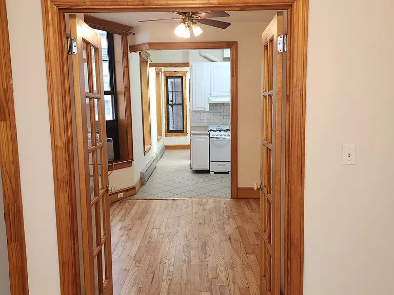 232 E 64th St #21 — Photo 11