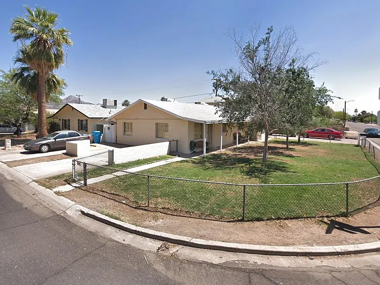 8641 N 8th St #A & B — Photo 11