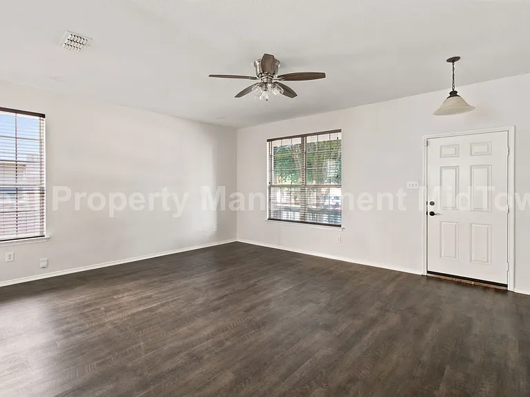 12620 Summerwood Dr — Photo 4
