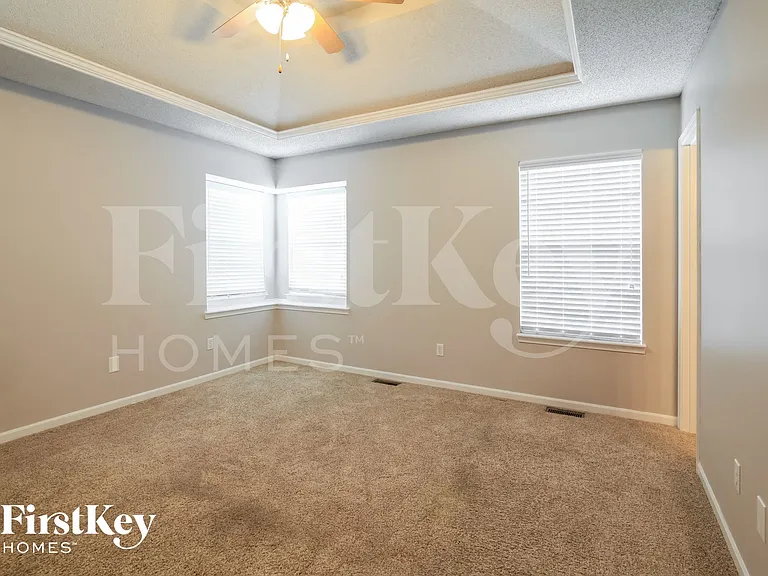 707 Corrington Dr — Photo 7